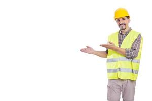 Builder in Hardhat und Warnweste auf weißem Hintergrund foto
