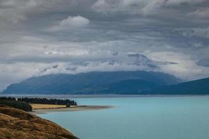 einsame küste in der nähe von benmore in neuseeland foto