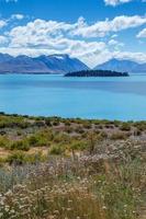 Malerischer Blick auf den farbenfrohen Tekapo-See in Neuseeland foto