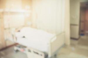 abstrakter krankenhausinnenraum mit bettunschärfehintergrund foto