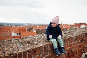 Mädchen im historischen Schloss Mikulov, Mähren, Tschechische Republik. alte europäische Stadt. foto