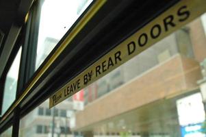 Zeichensignalbanner des Busfensters mit Anweisungen foto