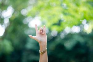 die hand, die reine liebe ausdrückt saubere weiße hände, liebeskonzepte foto