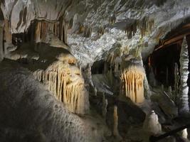 Karsthöhle in Postojna foto