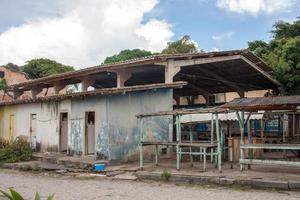 trancoso, bahia, brasilien-9. märz 2022 die schlechten wohnungsbau- und lebensbedingungen, die in ganz brasilien und lateinamerika zu finden sind foto