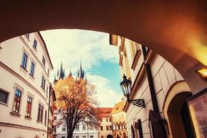 die altstadt von prag, aufgenommen von der karlsbrücke foto