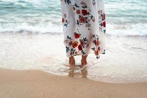 Frau Urlaub Depression am Meer. foto