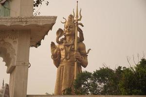 Lord Shiva, prächtige und hohe Statue von Mahadev foto
