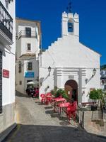 Casares, Andalusien, Spanien, 2014. Straßenszene in Casares Spanien am 5. Mai 2014 foto