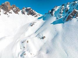 alpines skigebiet st. anton am arlberg im winter foto