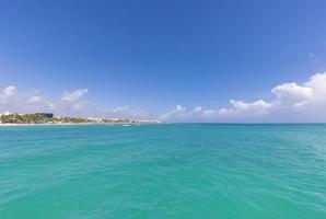 mexiko szenische strände playas und hotels von playa del carmen, einem beliebten urlaubsziel für touristen foto