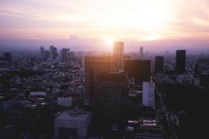 Panoramablick auf Mexiko-Stadt von der Aussichtsplattform auf der Spitze des lateinamerikanischen Turms Torre Latinoamericana foto