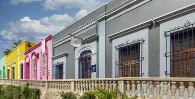 mexiko, mazatlan, bunte altstadtstraßen im historischen stadtzentrum foto