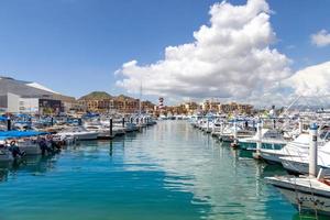 Jachthafen- und Yachtclub-Gebiet in Cabo San Lucas, Los Cabos, ein Ausgangspunkt für Kreuzfahrten, Marlin-Angeln und Lancha-Boote zum Bogen von El Arco und zu den Stränden foto
