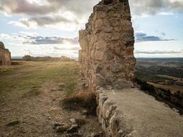 mittelalterliche burg in der stadt el burgo de osma foto