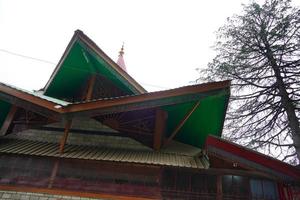 Tempel Mandir in Hügelstadtbildern HD-Bilder auf Lager foto