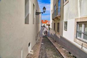 bunte gebäude des historischen zentrums von lissabon foto