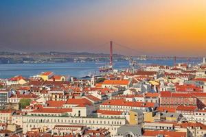 lissabon-panoramablick von der burg saint george sao jorge lookout foto