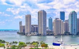 florida, malerischer miami hafen an einem hellen sonnigen tag foto