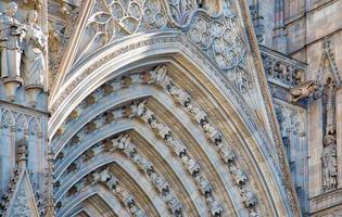 kathedrale von barcelona befindet sich im herzen des historischen viertels las ramblas foto