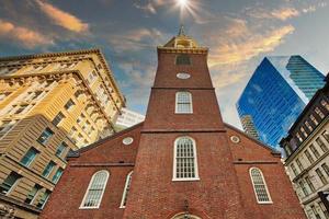 Boston Downtown Straßen in der Nähe von Old State House bei Sonnenuntergang foto