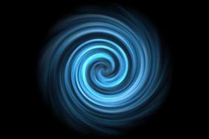 abstrakter hellblauer Spiralrauch auf schwarzem Hintergrund foto