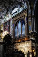 monza, italien, 2010. orgel in der kathedrale von monza foto