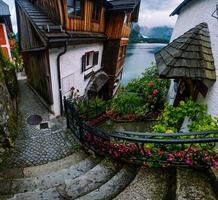 Schöne Häuser in den Bergen foto