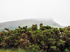 hdr arthur's seat vom calton hill in edinburgh aus gesehen foto