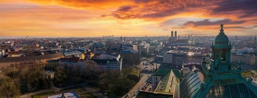 luftpanoramaarchitektur münchen, bayern, deutschland. foto