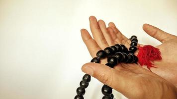 Gebetshände posieren, geeignet für islamische Hintergründe foto