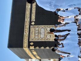 Mekka, Saudi-Arabien, 2021 - Besucher aus aller Welt vollziehen Tawaf in der Masjid al-Haram in Mekka. foto