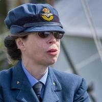 Shoreham-by-Sea, West Sussex, Großbritannien, 2014. - Frau in Wraf-Uniform auf der Airshow in Shoreham foto