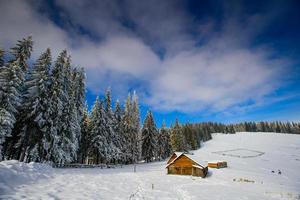 Hütte in den Bergen foto