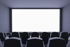 Kino mit Stuhlreihen und Leinwand foto