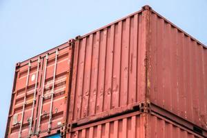 Containerbox vom Frachtfrachtschiff foto