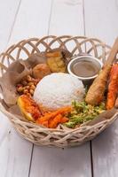 Nasi Lemak / indonesischer balinesischer Reis foto