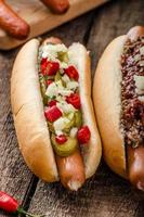 Chili und vegetarischer Hot Dog foto