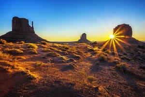 Sonnenaufgang im Monument Valley foto