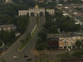 indonsia tangerang 25. märz 2022 großes tor des hauseingangs foto