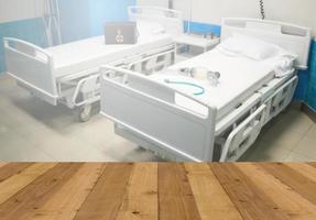 holzboden und innerer krankenhaushintergrund foto