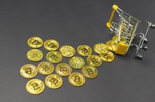 kryptowährung bitcoin die zukünftige münze, bitcoin-mining und technologie globales netzwerkverbindungskonzept foto