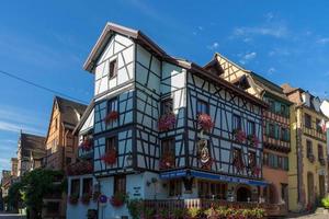 riquewihr, haut-rhin elsass, frankreich, 2015. gebäude in riquewihr foto