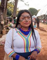brasilia, df, brasilien-13. april 2022 indigene indianer aus ganz brasilien versammeln sich in brasilia zum jährlichen kostenlosen landlager oder acampamento terra livre. foto
