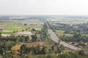 Blick auf die Straße im ländlichen Thailand. foto