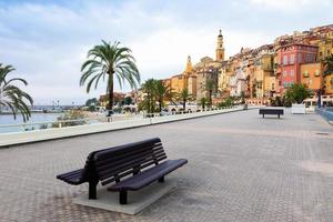 Menton an der Côte d'Azur, genannt die azur-Küste, liegt im Süden Frankreichs bei Sonnenaufgang foto