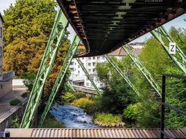 hdr wuppertaler schwebebahn wuppertaler schwebebahn foto