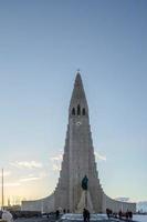 reykjavik, island, 2016. blick auf die kirche hallgrimskirkja foto