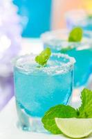 kalter blauer hawaiianischer Cocktail