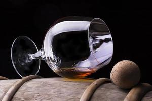 Cognac oder Brandy auf einem Holzfass